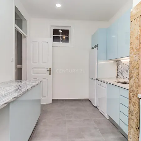 Quarto Aconchegante Com Janela E Vista Para Cidade Homestay *