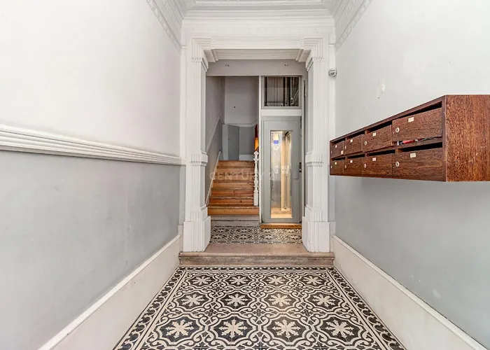 Aconchegante Com Janela E Vista Lisboa